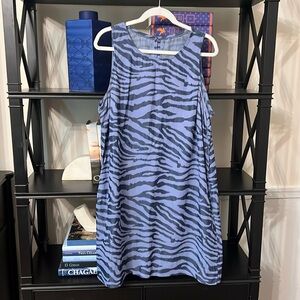 Tommy Bahama printed Shift Dress. Sleeveless.